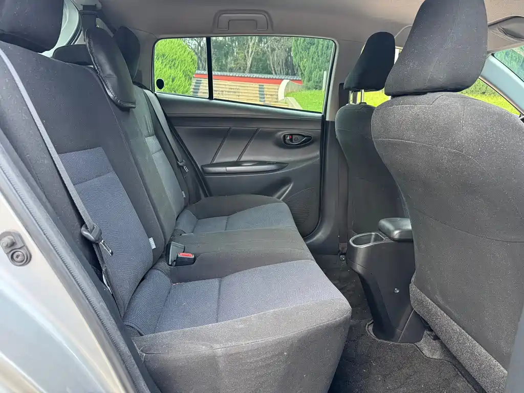 Toyota Yaris L 2016 — фото 21