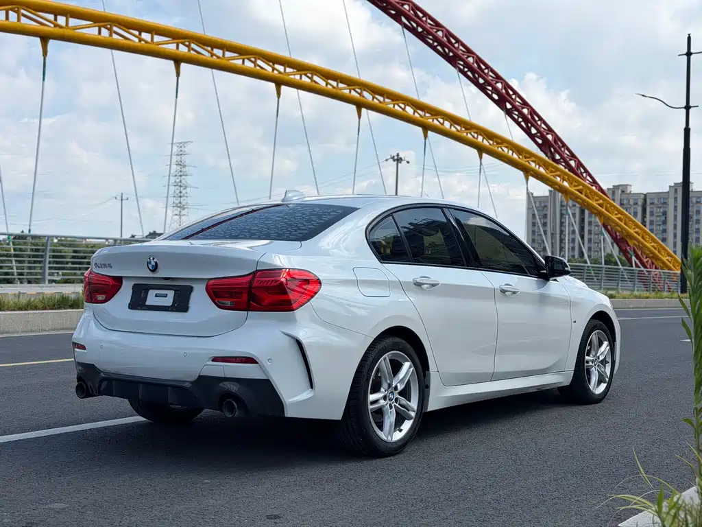 BMW 1 Series 2020 — фото 13