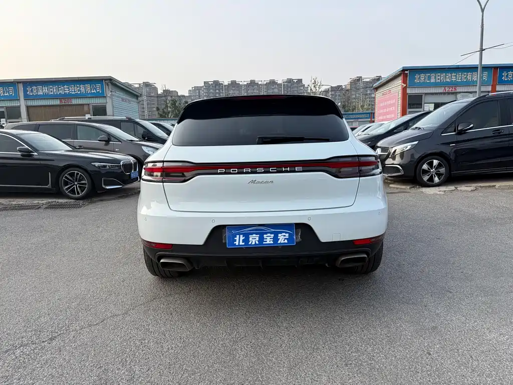 Porsche Macan 2018 — фото 14