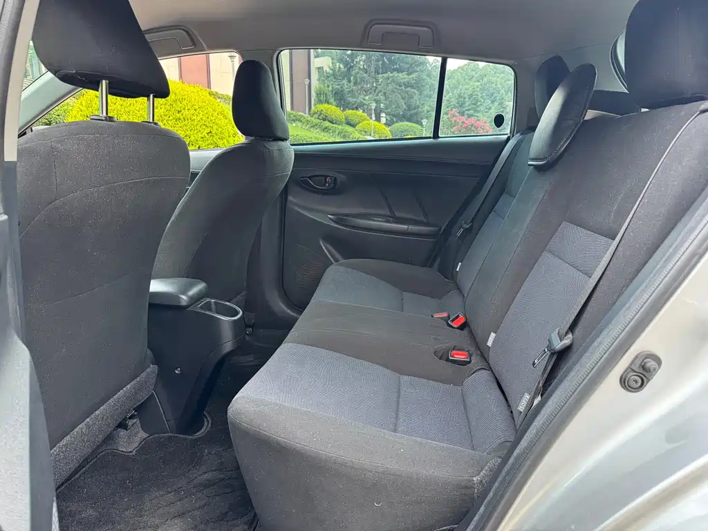 Toyota Yaris L 2016 — фото 20