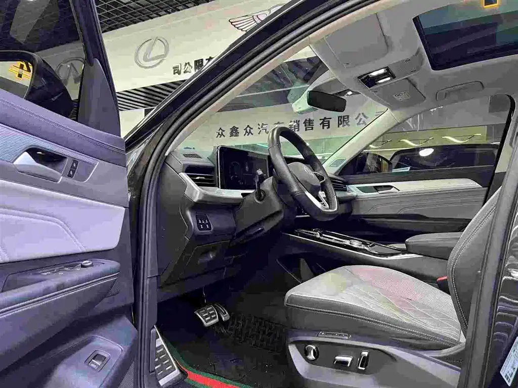 Volkswagen Tavendor 2023 — фото 4