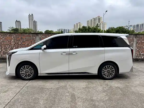 GAC Trumpchi M8 2024