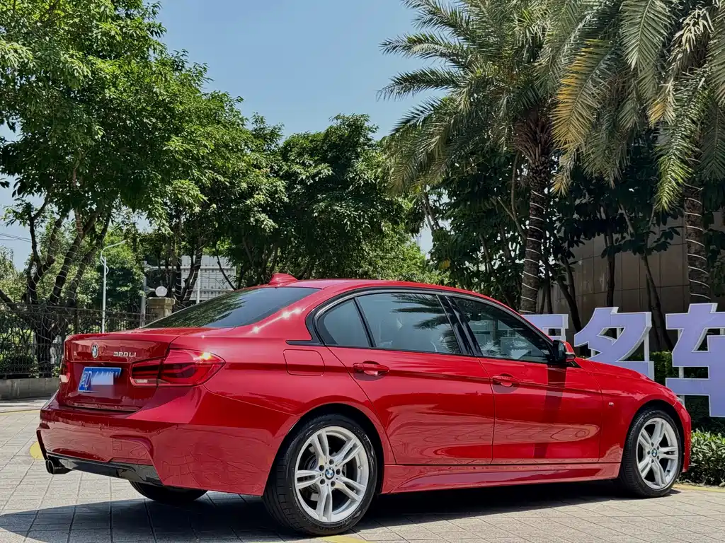BMW 3 Series 2018 — фото 4