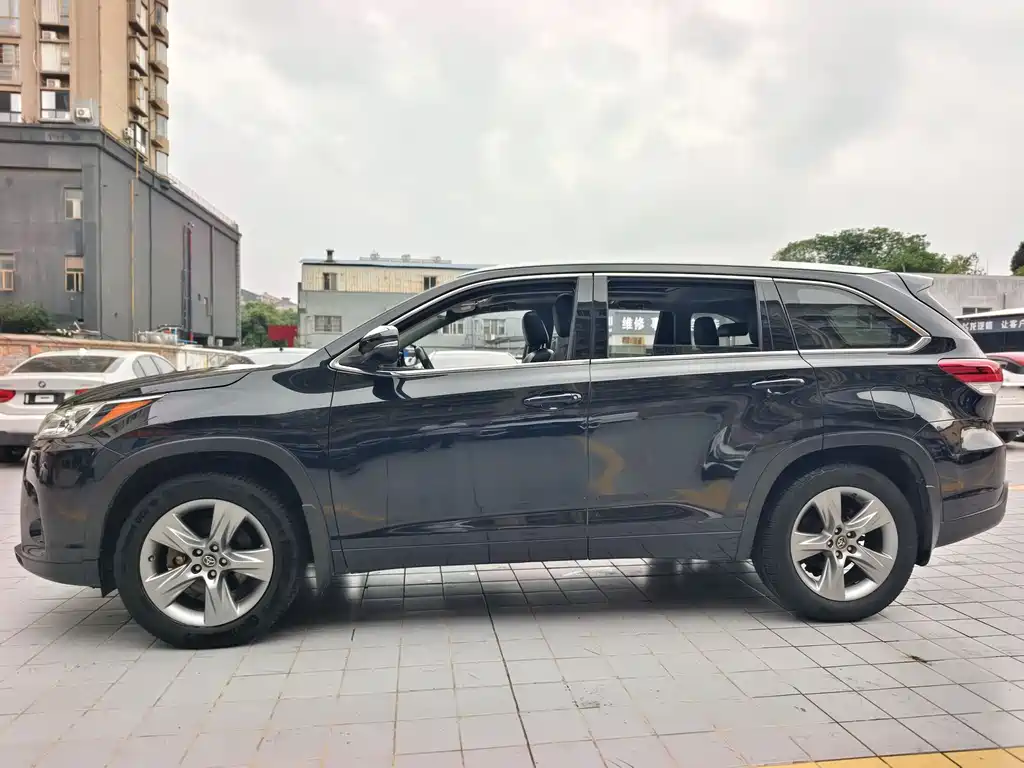Toyota Highlander 2018 — фото 4