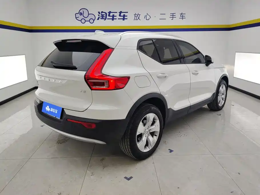 Volvo XC40 2021