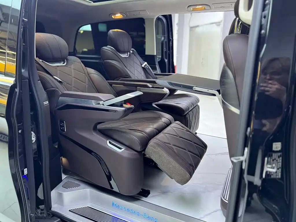 Mercedes-Benz V-Class 2025 — фото 14