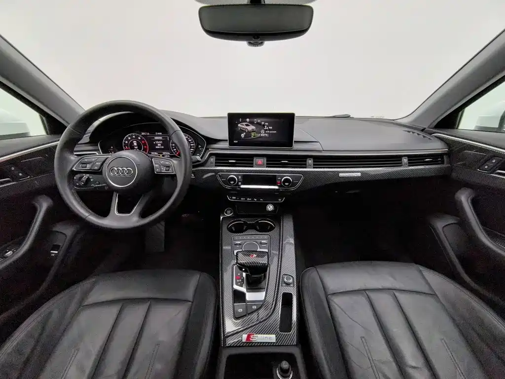Audi A4L 2019