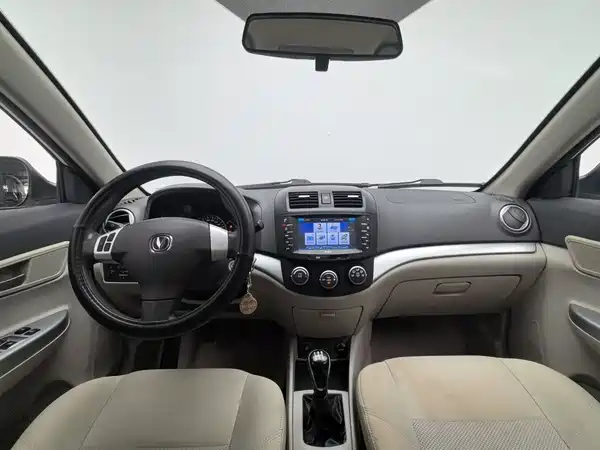 Changan Yuexiang V5 2014