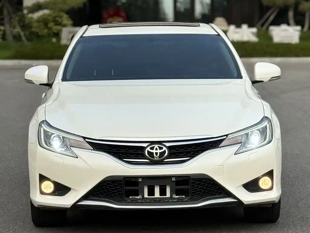 Toyota Reiz 2015 — фото 3