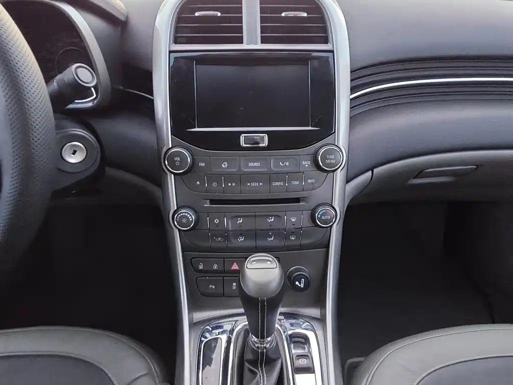 Chevrolet Malibu 2015 — фото 15