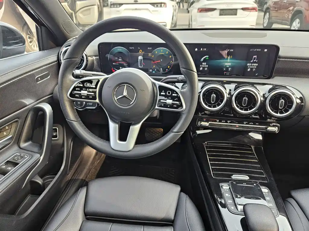 Mercedes-Benz A-Class 2021 — фото 16