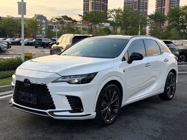 Lexus RX 2023