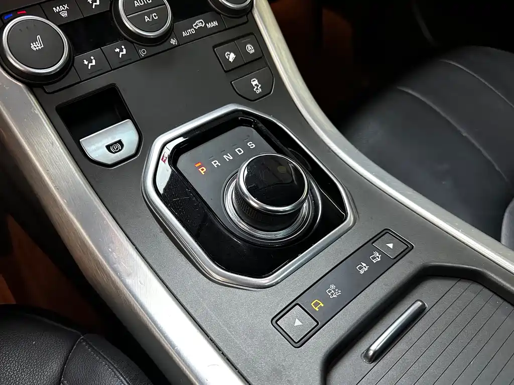 Land Rover Evoque 2018 — фото 15
