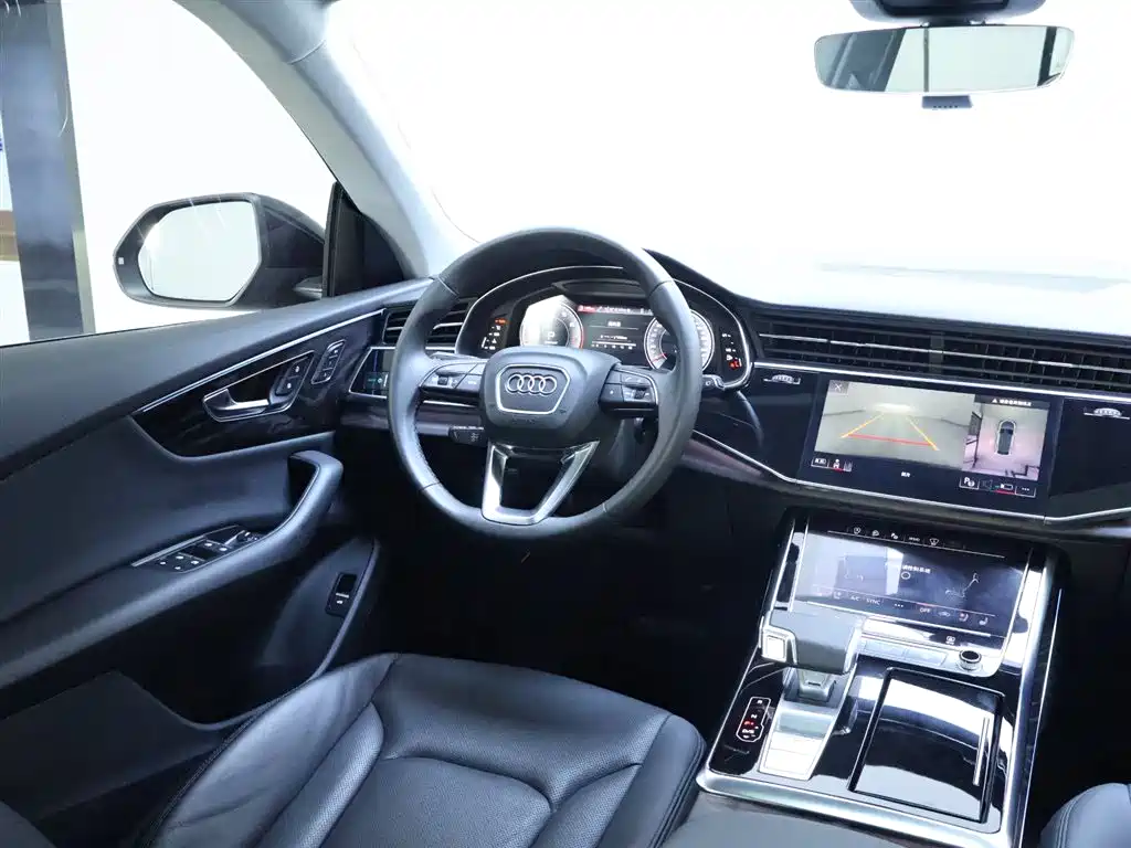 Audi Q8 2023 — фото 14