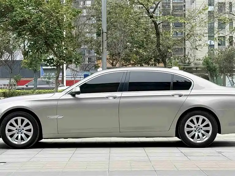 BMW 7 Series 2013 — фото 6