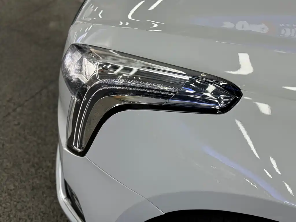 Cadillac XTS 2018 — фото 14