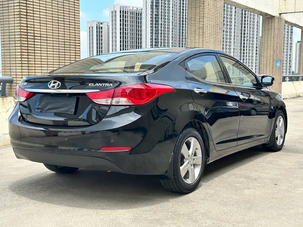 Hyundai Elantra 2013