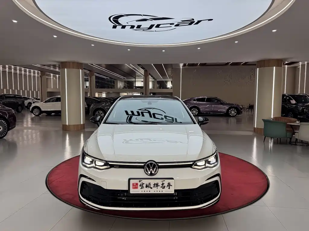 Volkswagen Golf 2024