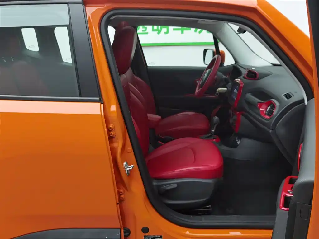 Jeep Renegade 2019 — фото 23