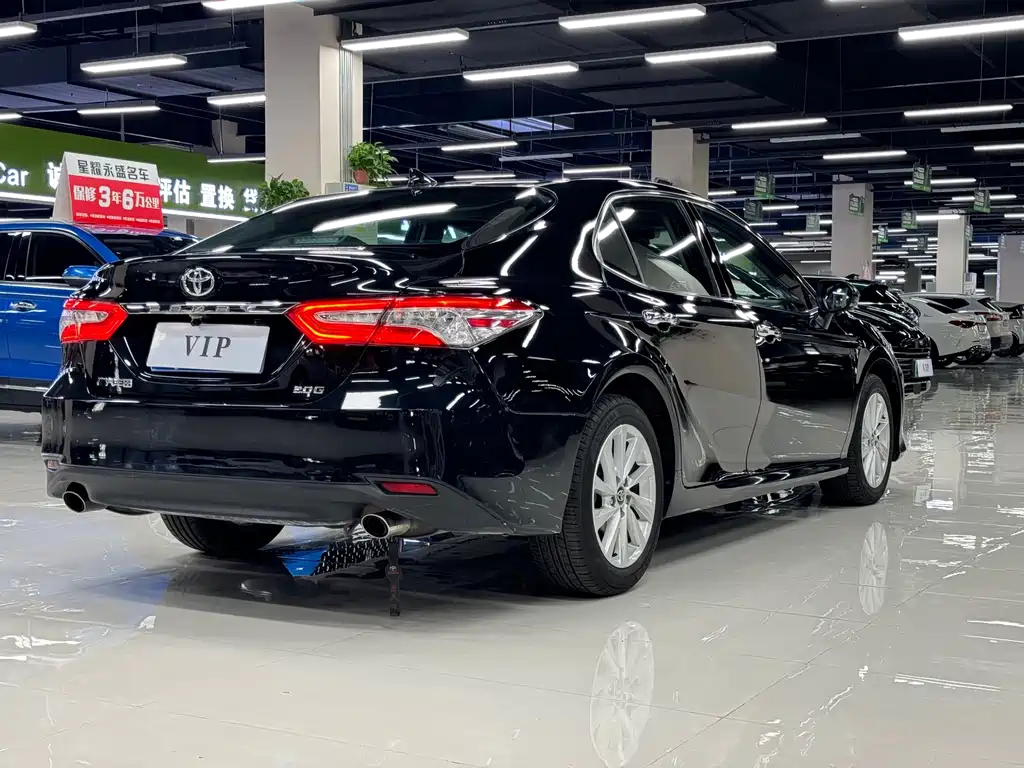 Toyota Camry 2023 — фото 6