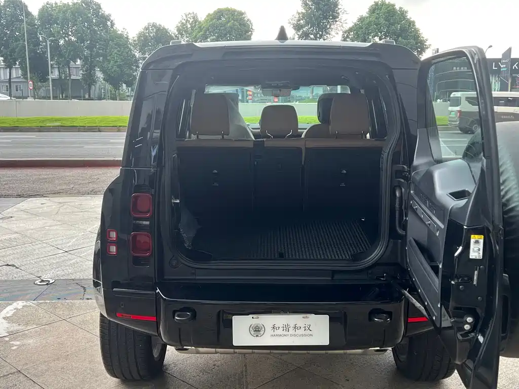 Land Rover Defender — фото 15