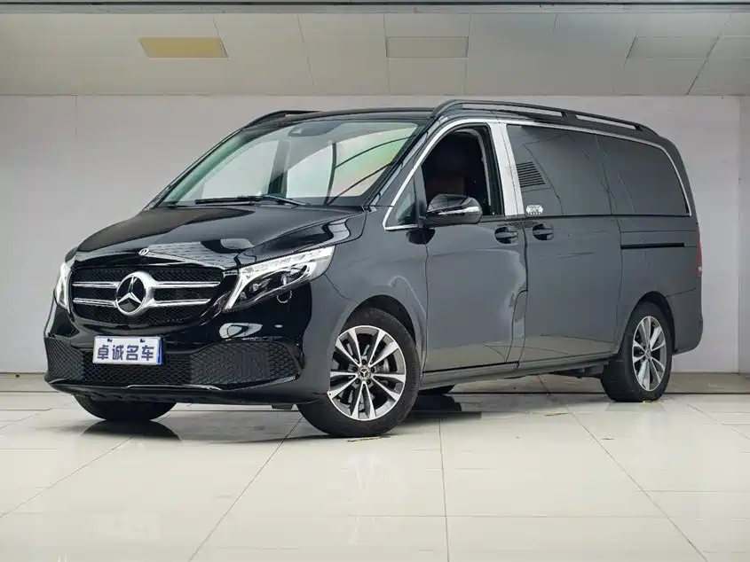 Mercedes-Benz V-Class 2021 — фото 1