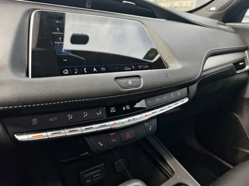 Cadillac XT4 2019 — фото 16