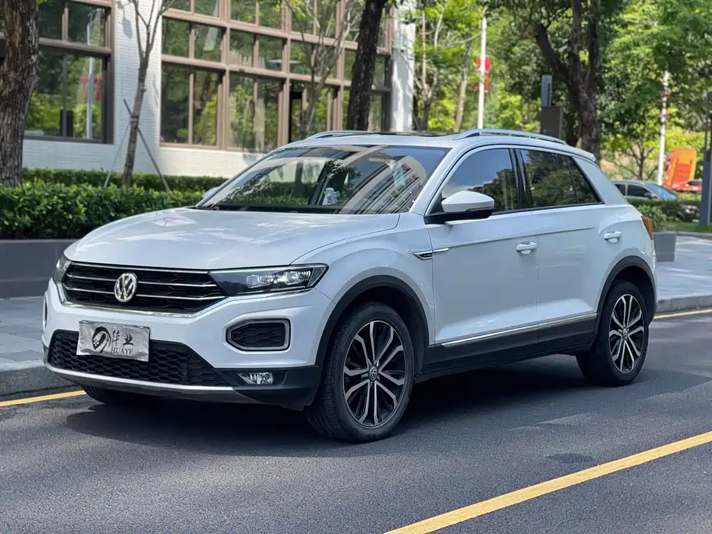 Volkswagen T-Roc 2021 — фото 1