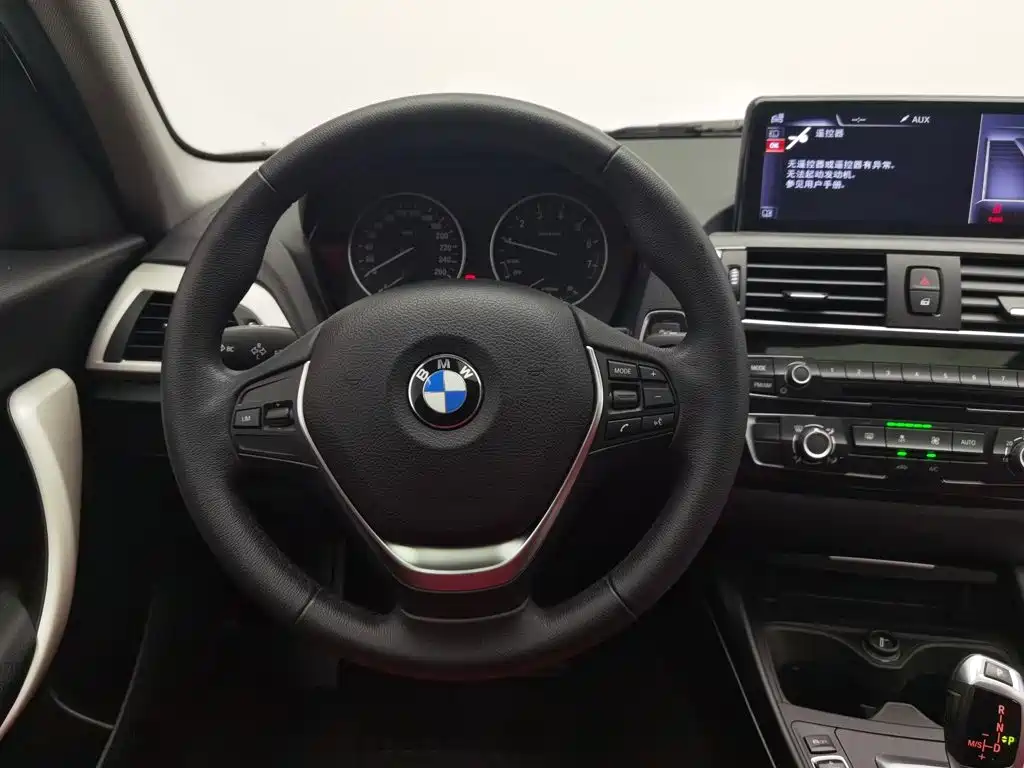 BMW 1 Series 2017 — фото 11