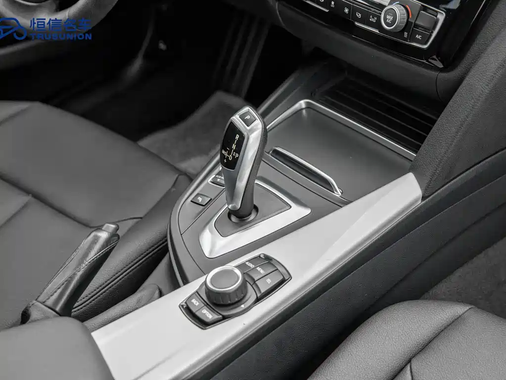 BMW 3 Series GT 2017 — фото 18