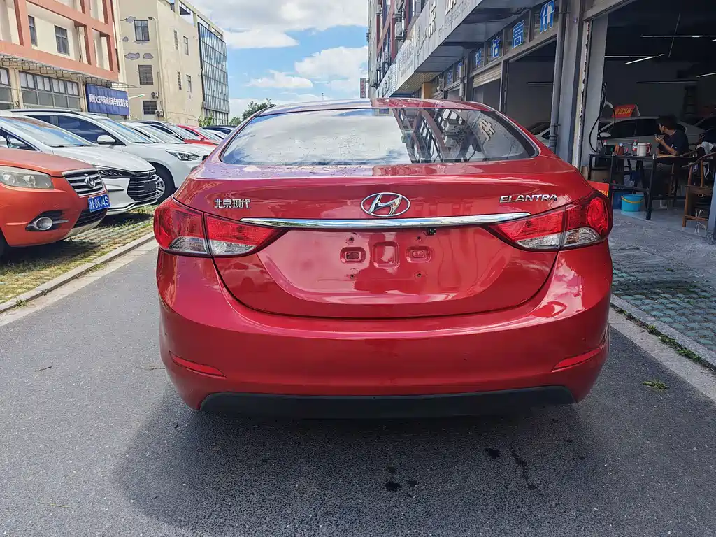 Hyundai Elantra 2016