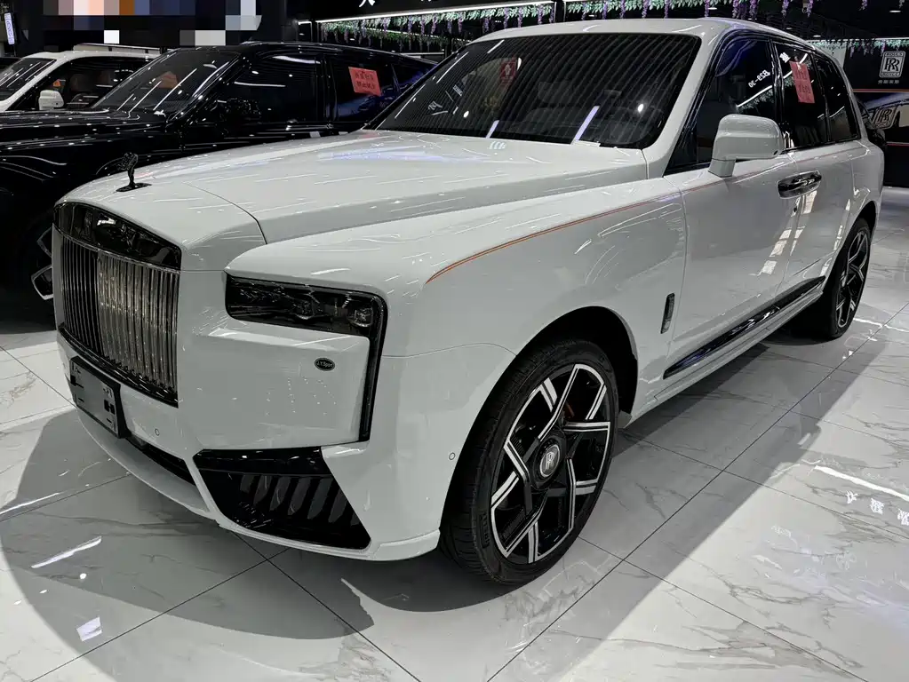 Rolls-Royce Cullinan — фото 1