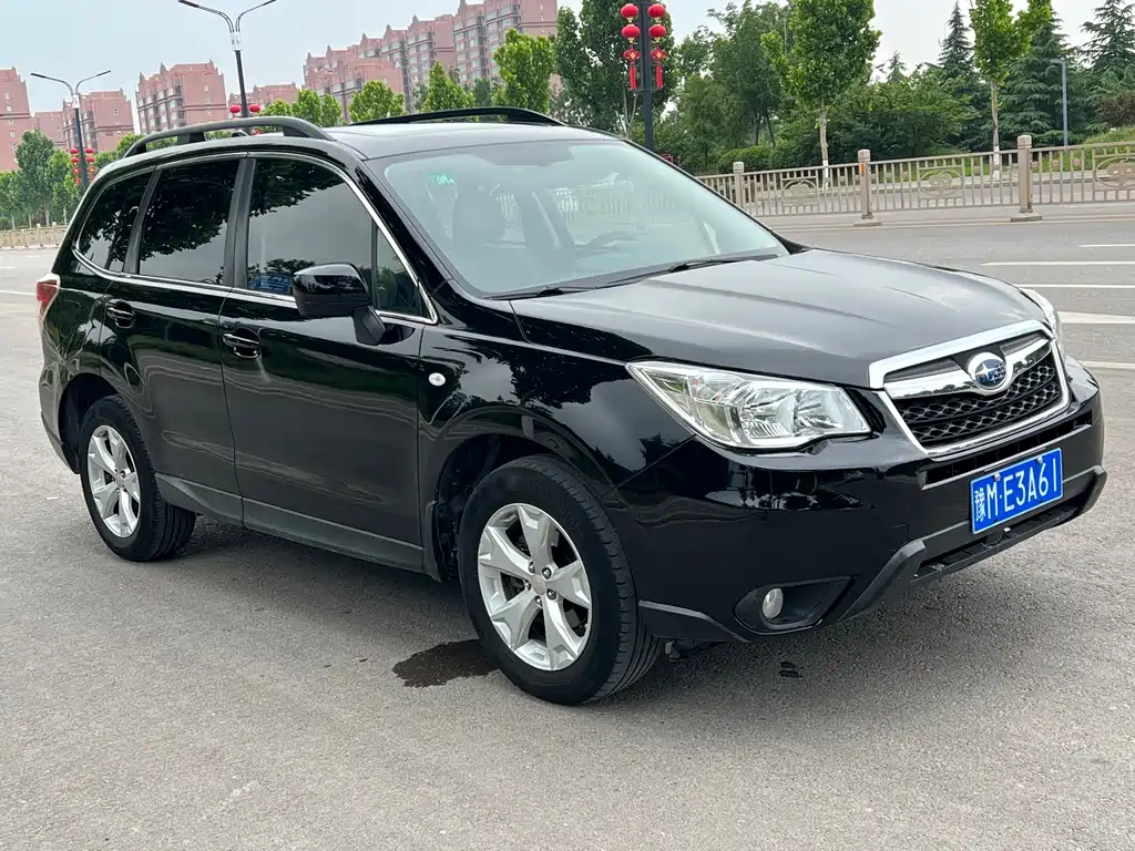 Subaru Forester 2014 — фото 2