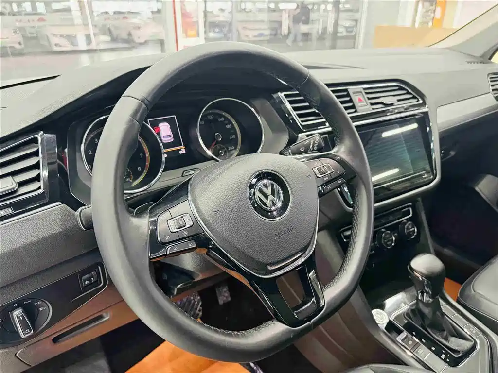Volkswagen Tiguan L 2019 — фото 13