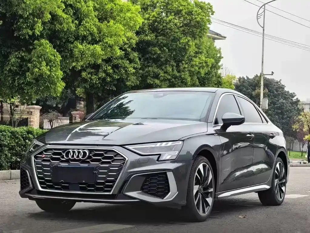 Audi A3 2023 — фото 1