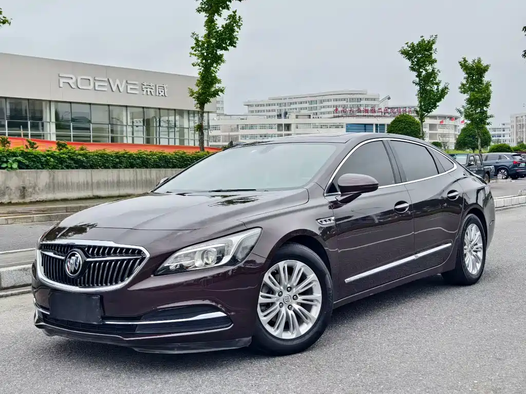 Buick LaCrosse 2017 — фото 1