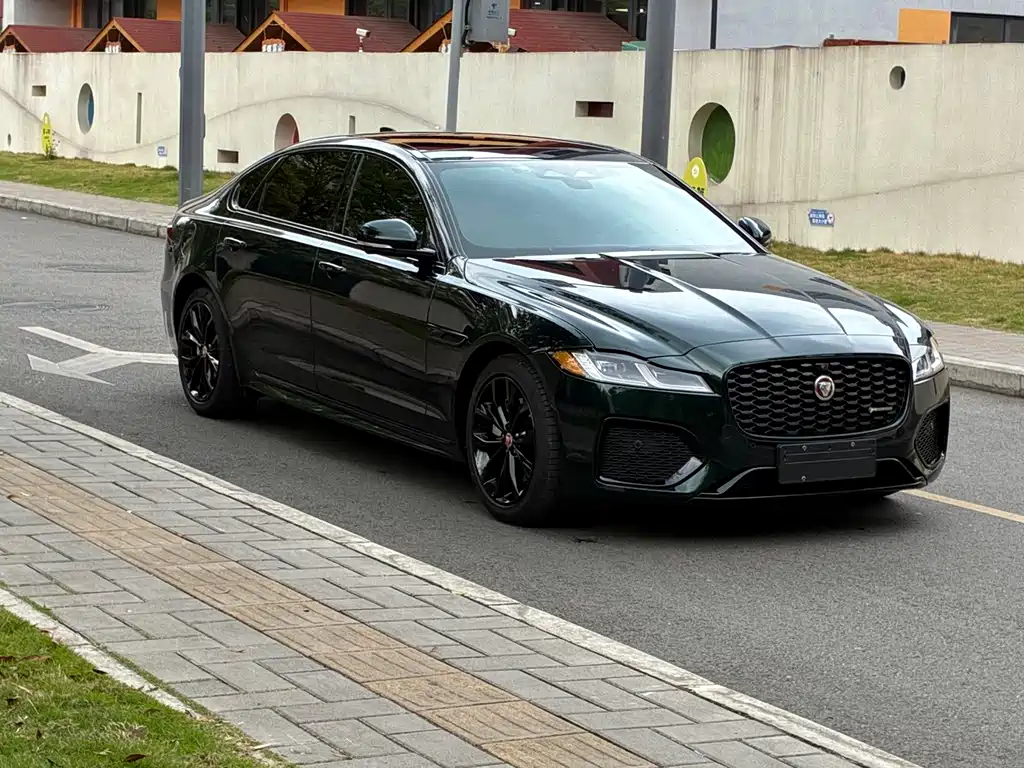 Jaguar XFL 2022 — фото 3