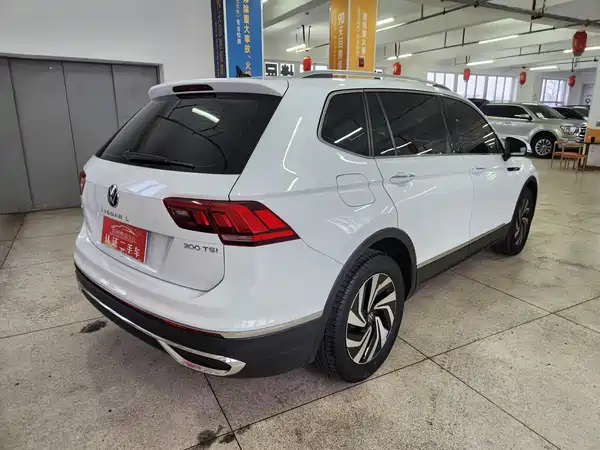 Volkswagen Tiguan L 2023