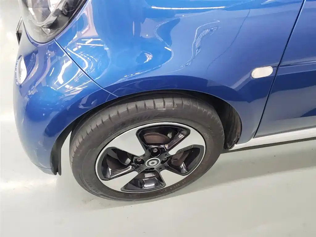 smart Fortwo 2018 — фото 23