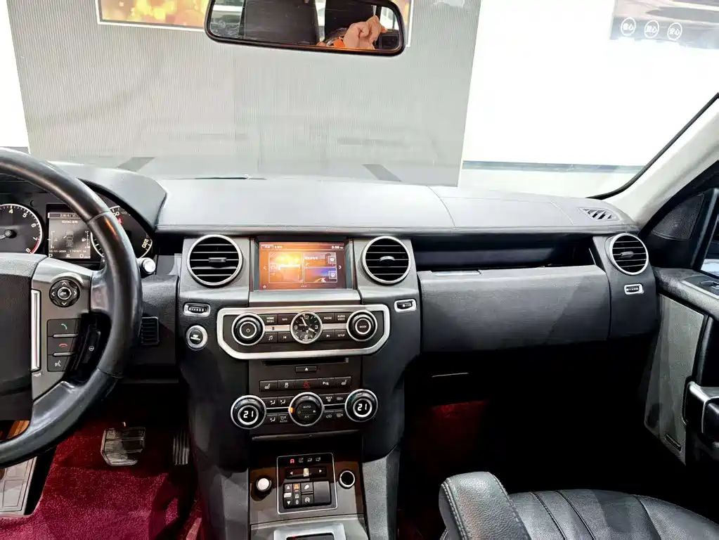 Land Rover Discovery 2016 — фото 20