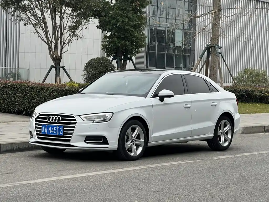 Audi A3 2020 — фото 1