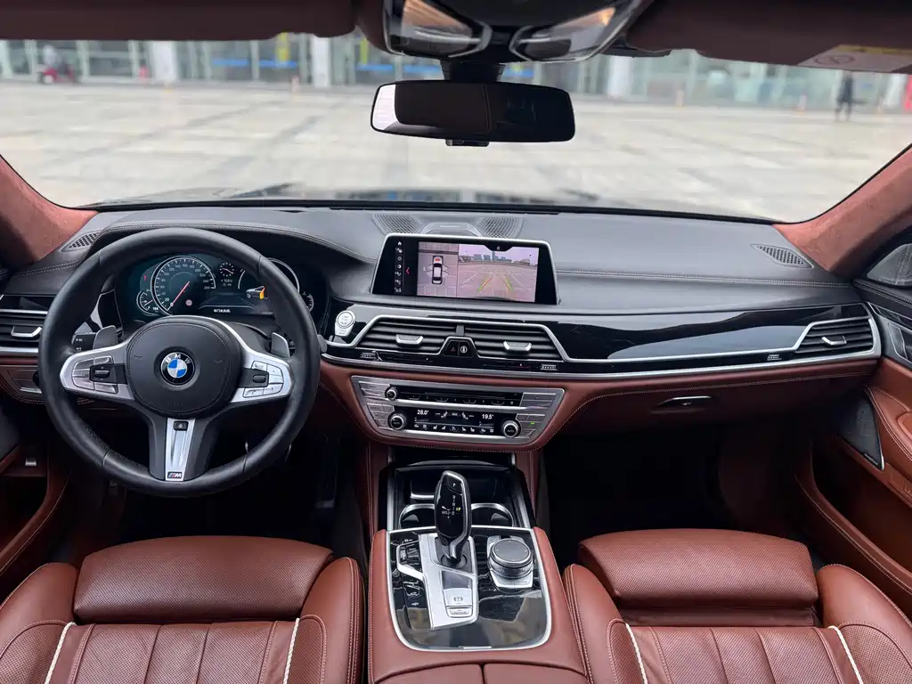 BMW 7 Series 2019 — фото 7