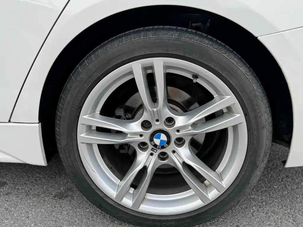 BMW 3 Series 2017 — фото 25