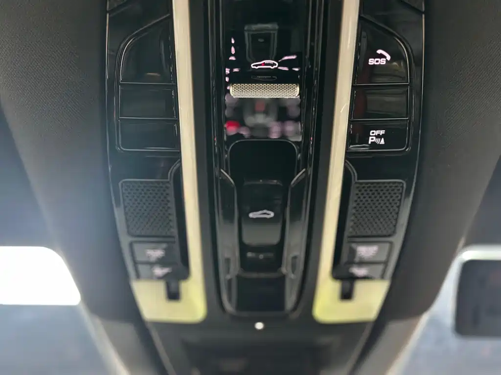 Porsche Cayenne 2019 — фото 18