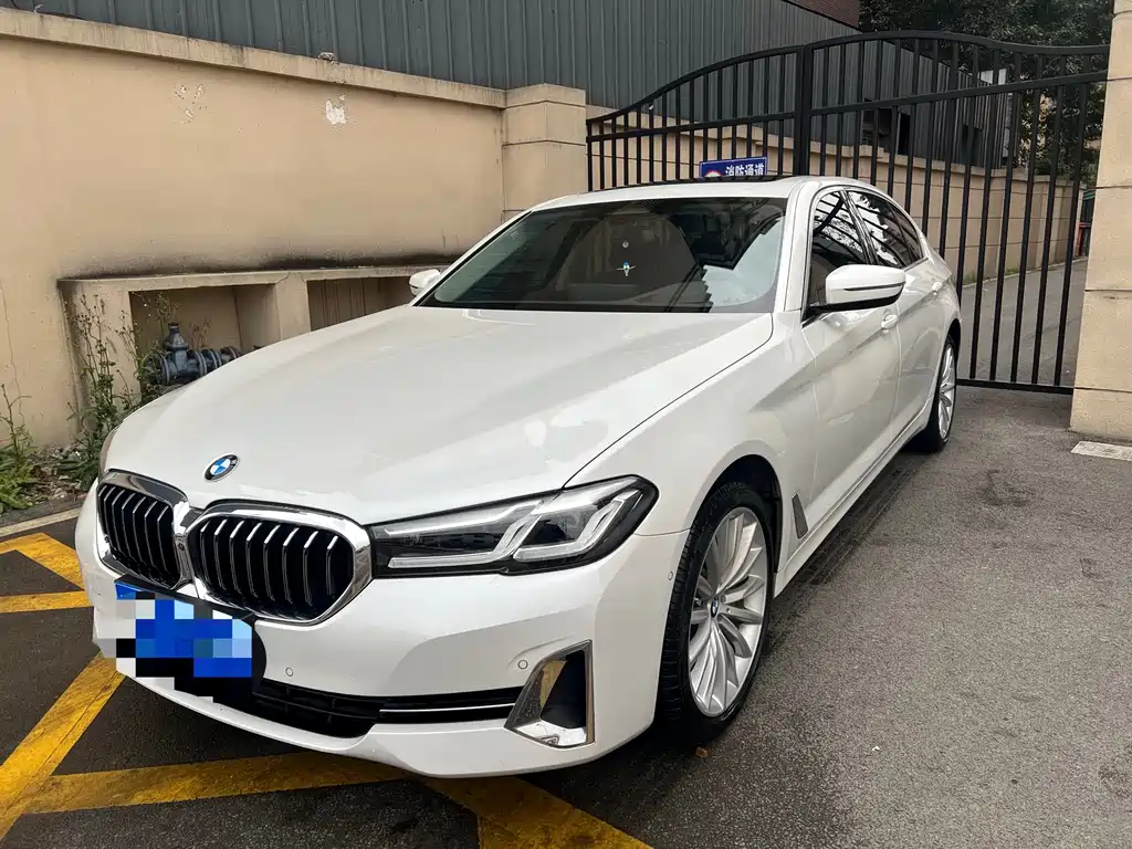 BMW 5 Series 2023 — фото 1