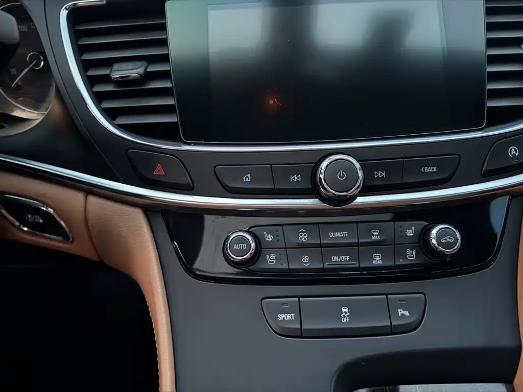 Buick LaCrosse 2016 — фото 11
