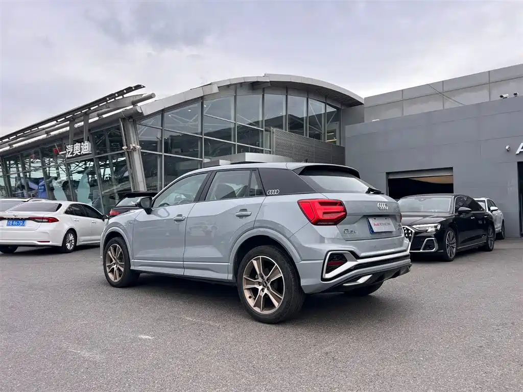 Audi Q2L 2024 — фото 4