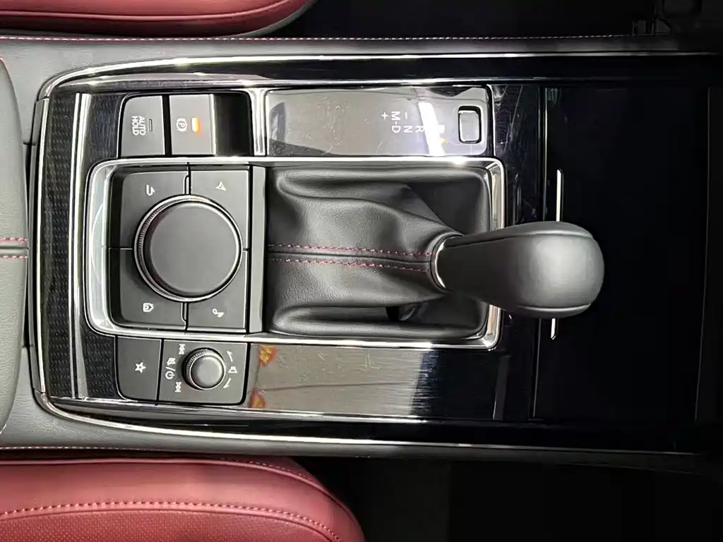 Mazda CX-30 2023 — фото 11