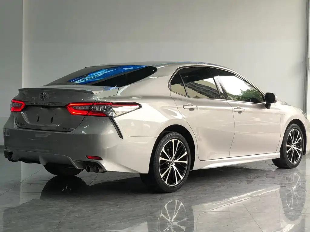 Toyota Camry 2020 — фото 3