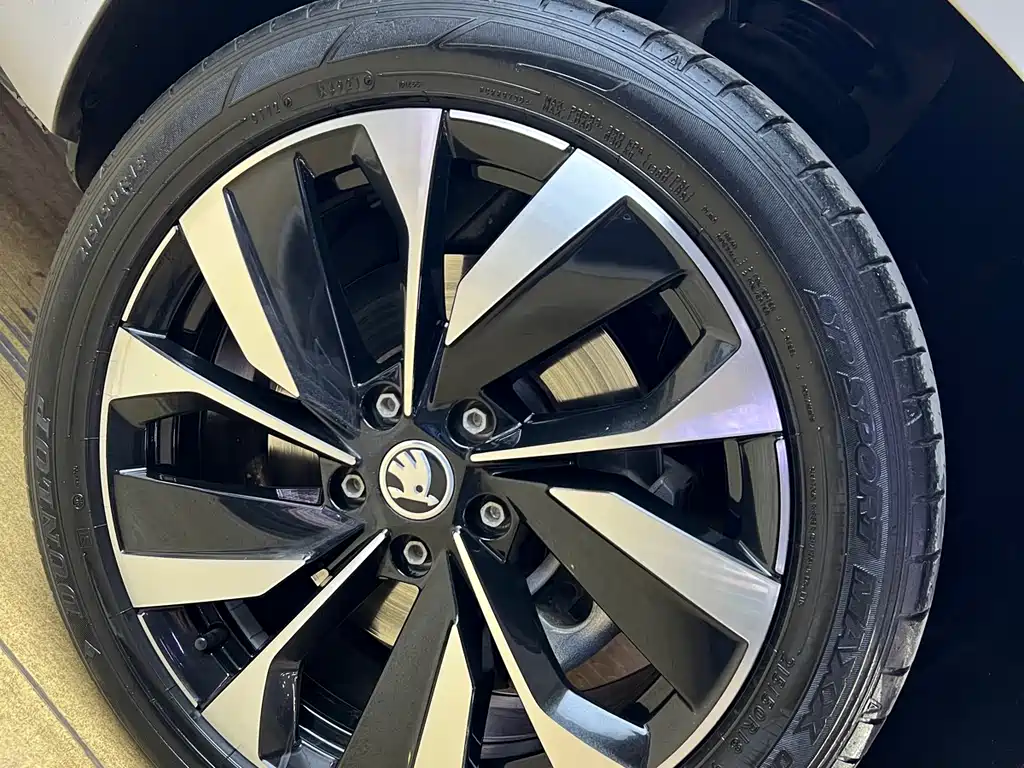 Skoda Karoq 2022 — фото 21